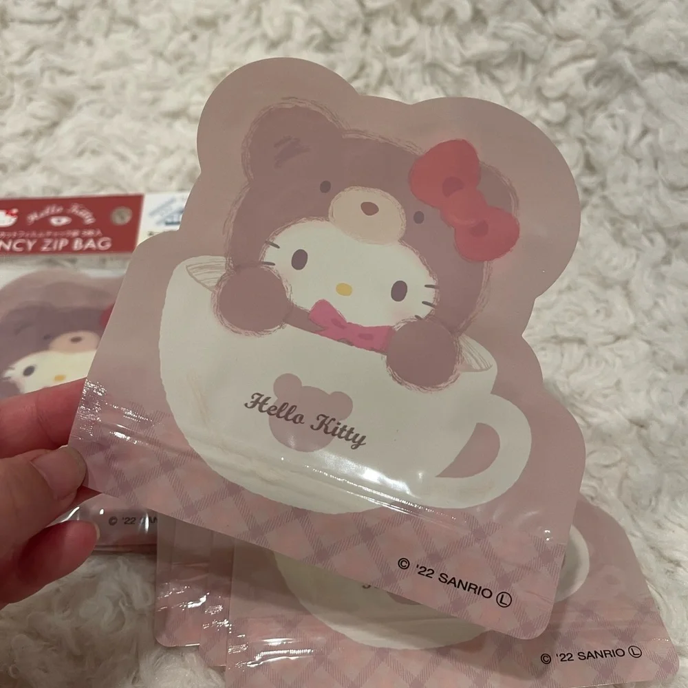 Hello Kitty Zip Bag